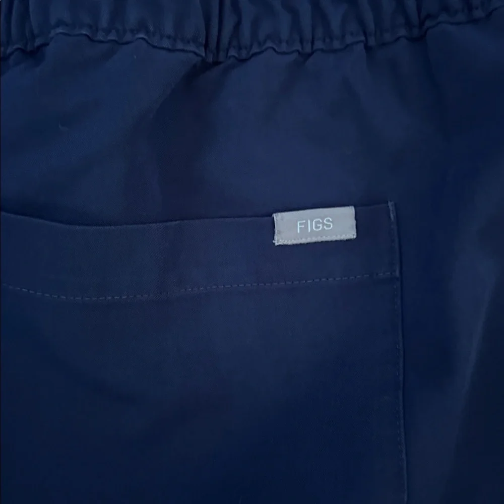 Figs navy scrub  Pants size: XL